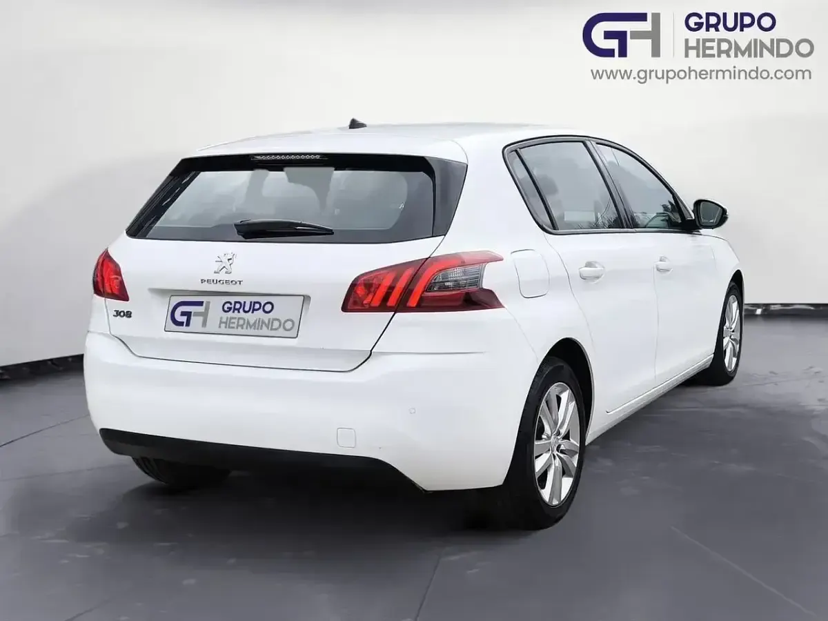 Usado Peugeot 308 Style 100 CV (73 kW) 2020 Blanco Berlina