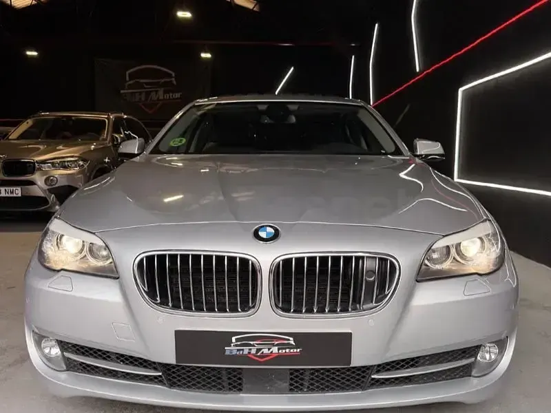 Usado BMW 535 Comfort Edition 306 CV (225 kW) 2010 Gris / plata Berlina