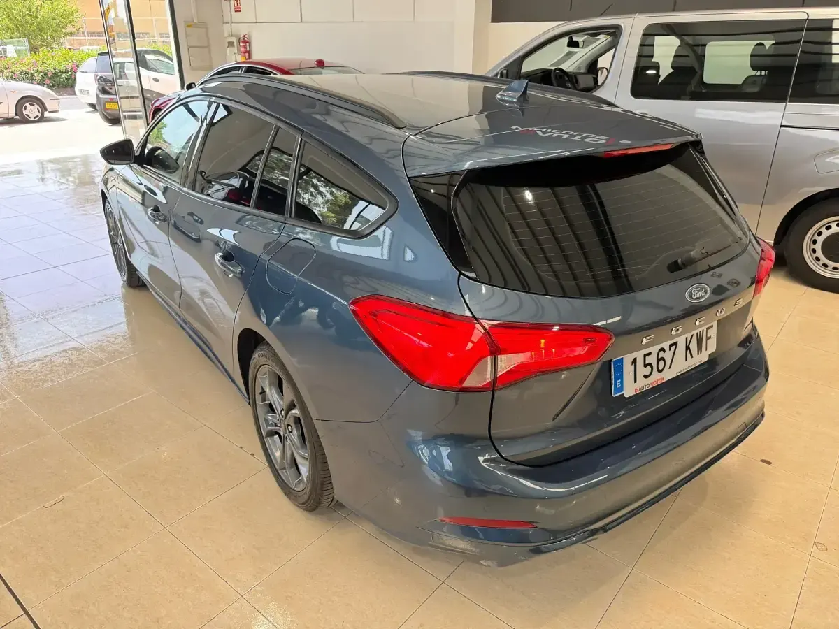 Usado Ford Focus ST-Line 125 CV (91 kW) 2019 Azul Familiar