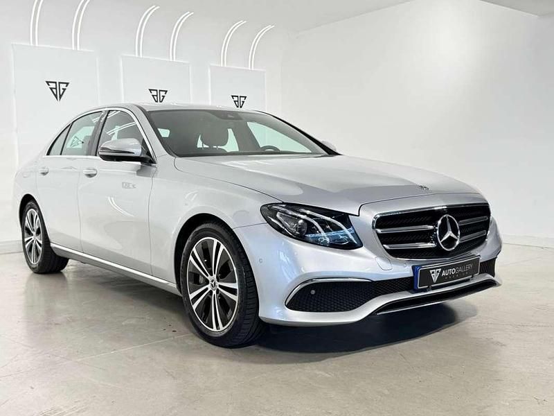 Usado Mercedes E350 286 CV (210 kW) 2020 Plateado Berlina