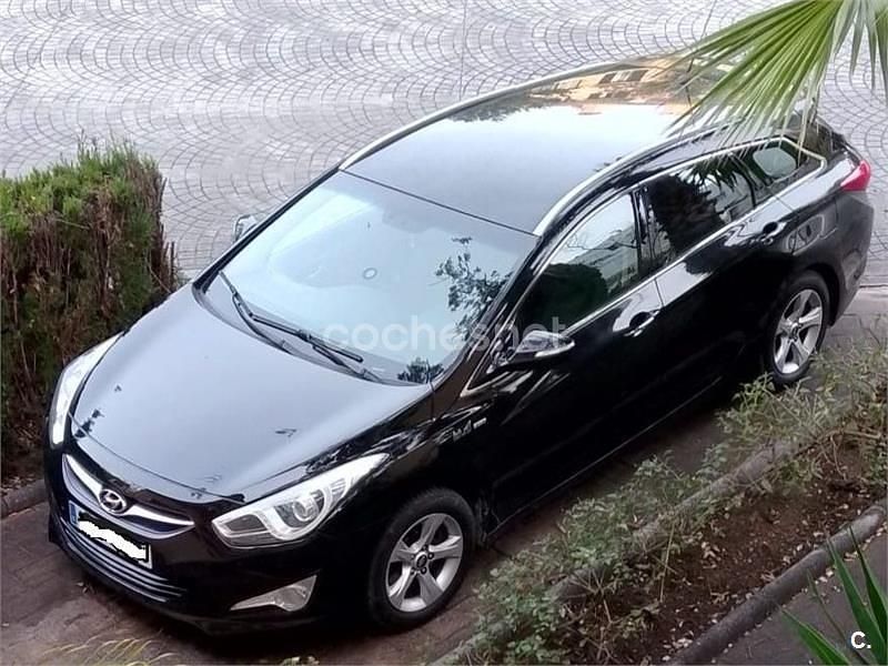 Usado Hyundai i40 115 CV (84 kW) 2013 Negro Familiar