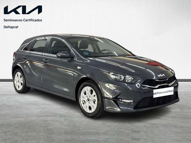 Usado Kia Ceed 101 CV (74 kW) 2023 Negro Utilitario