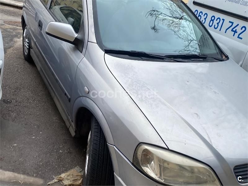 Usado Opel Astra Comfort 100 CV (73 kW) 2001 Gris / plata Berlina