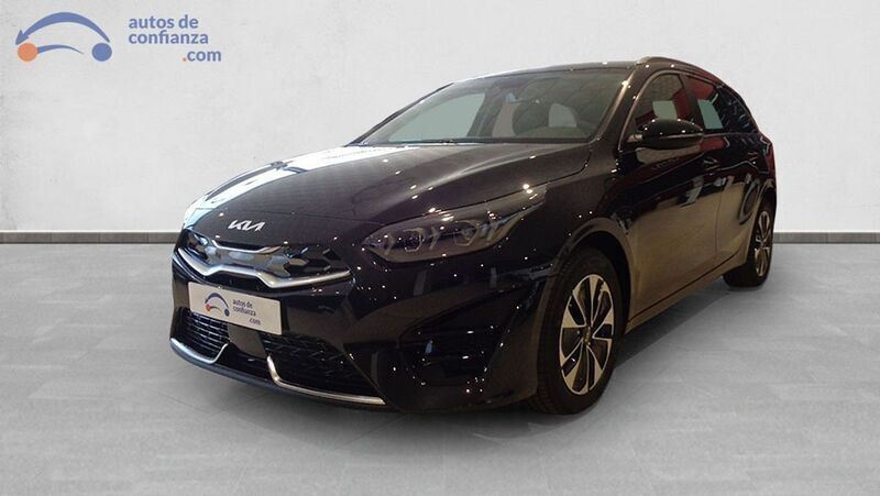Negro Nuevo 2025 Kia Ceed Familiar | 30.900 € (Precio justo) - Imagen 1/4