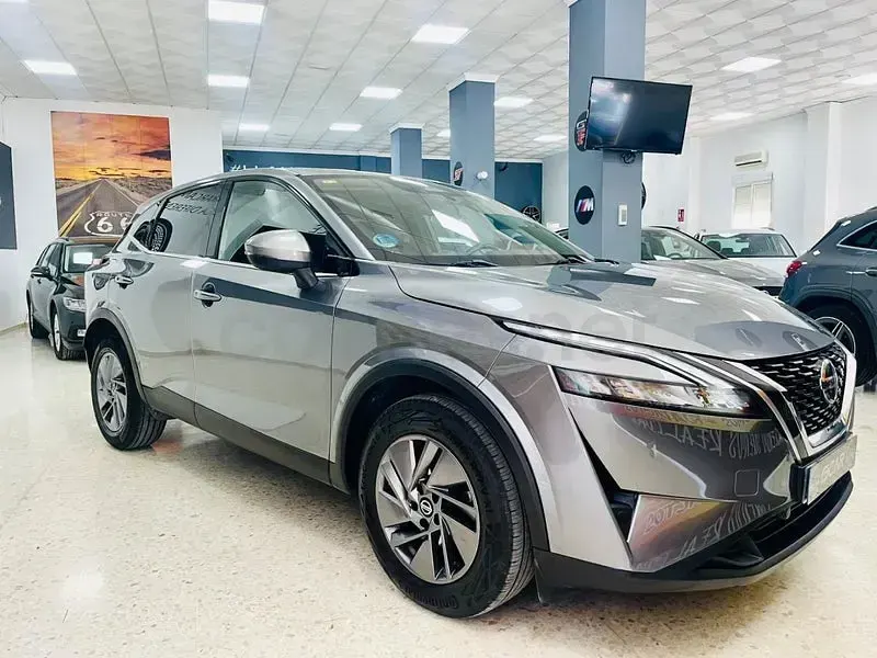 Usado Nissan Qashqai Acenta 158 CV (116 kW) 2021 Gris / plata SUV