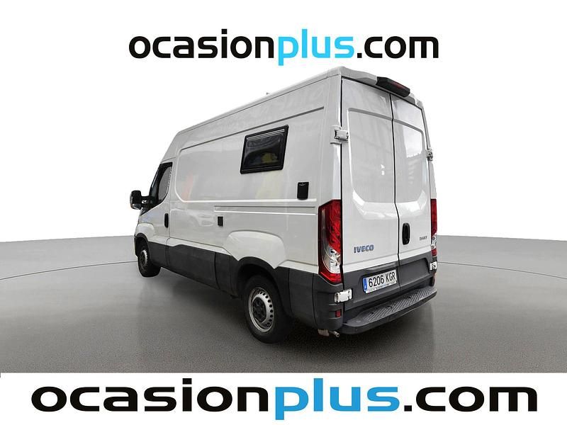 Usado Iveco Daily 156 CV (114 kW) 2018 Blanco Berlina