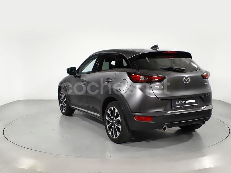 Usado Mazda CX-3 121 CV (88 kW) 2022 Granate SUV