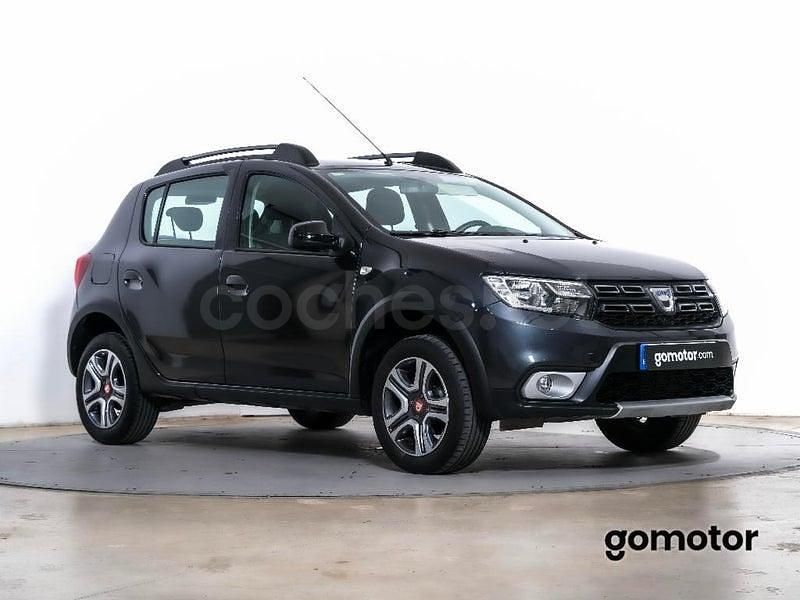 Usado Dacia Sandero 90 CV (66 kW) 2020 Gris / plata Berlina