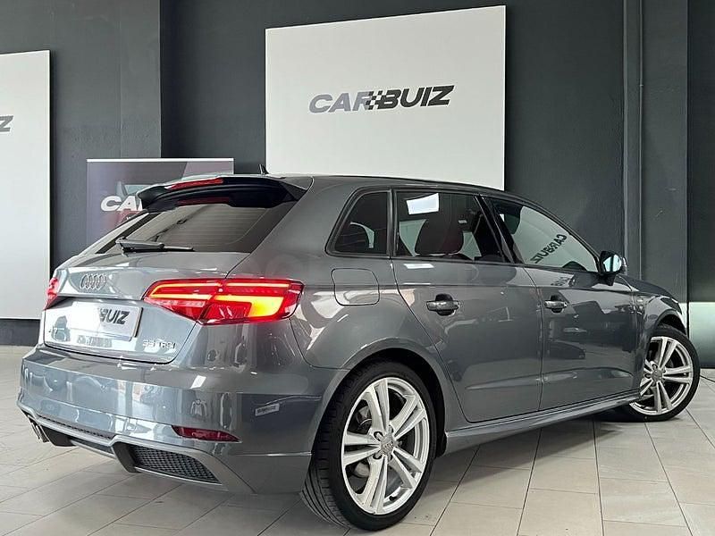 Usado Audi A3 S-Line 150 CV (110 kW) 2019 Gris / plata Berlina