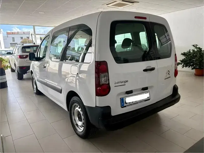 Usado Citroën Berlingo Live 75 CV (55 kW) 2018 Blanco Monovolumen