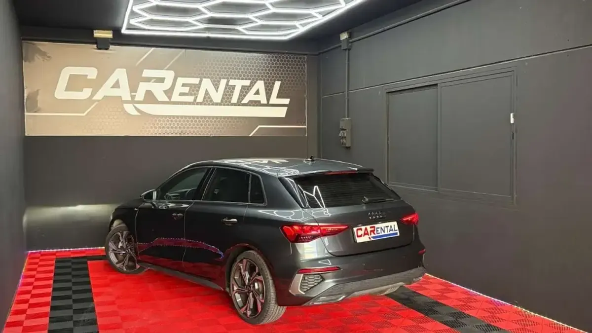 Usado Audi A3 Sportback S-Line 150 CV (110 kW) 2023 Gris Utilitario
