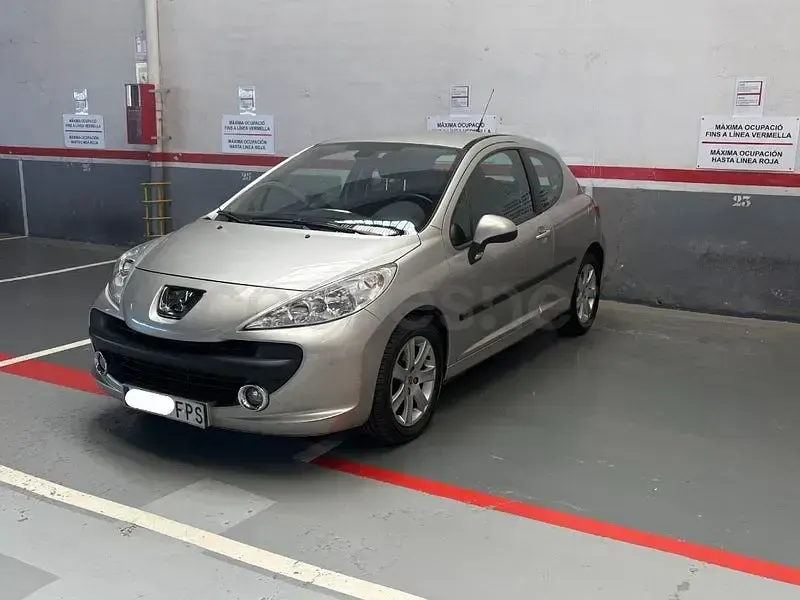 Usado Peugeot 207 110 CV (80 kW) 2007 Gris / plata Berlina