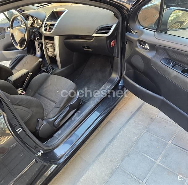 Usado Peugeot 207 Sport 120 HP (88 kW) 2007 Preto Sedan