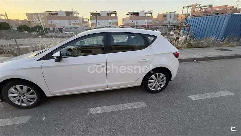 Usado Seat Leon CONNECT 110 CV (80 kW) 2016 Blanco Berlina