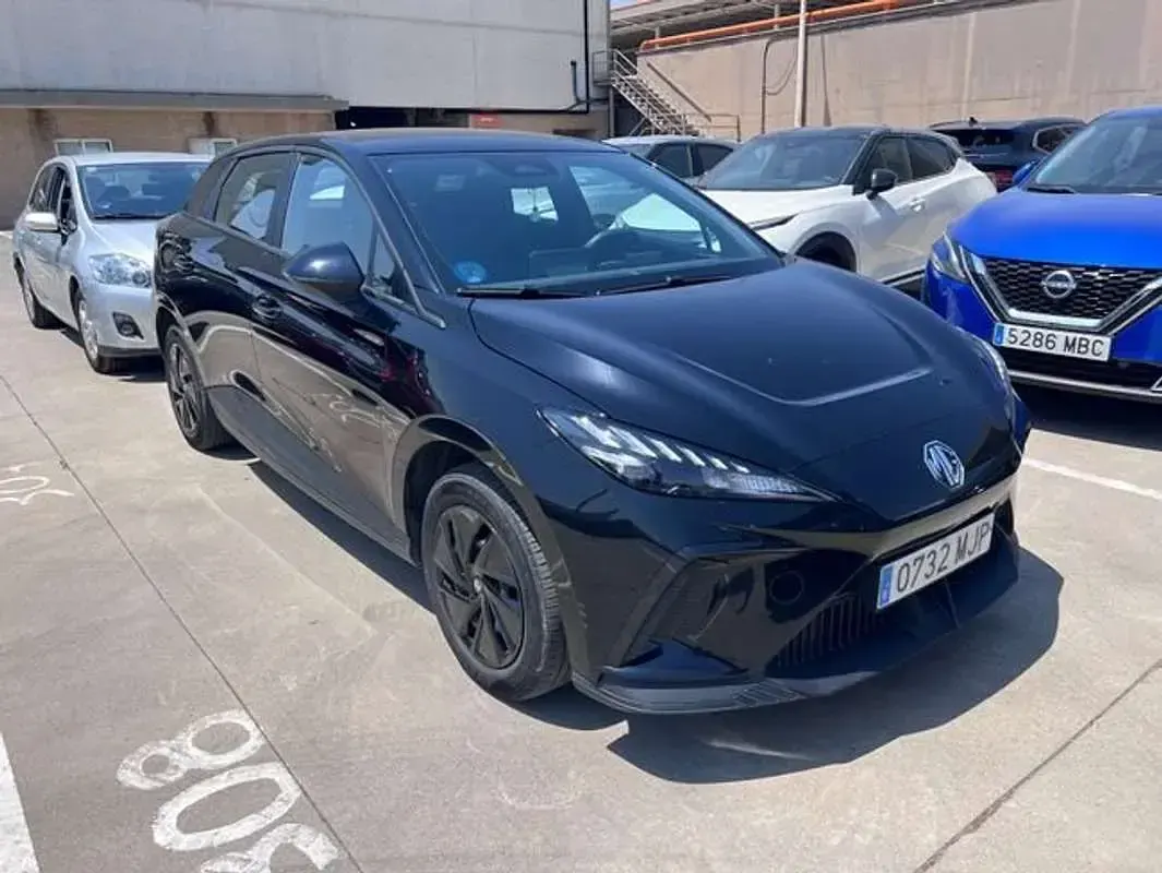 Usado MG MG4 EV 125 kW (170 CV) 2023 Negro Utilitario