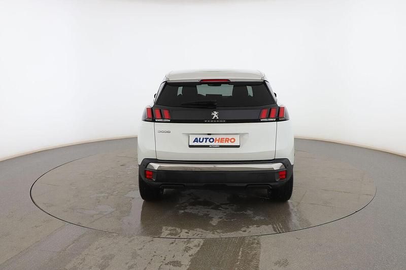 Usado Peugeot 3008 Allure 131 CV (96 kW) 2023 Blanco SUV