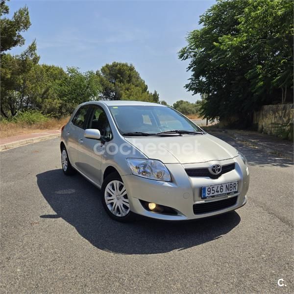 Gris / plata Usado 2008 Toyota Auris Luna Berlina | 8300 € (Precio justo) - Imagen 1/4