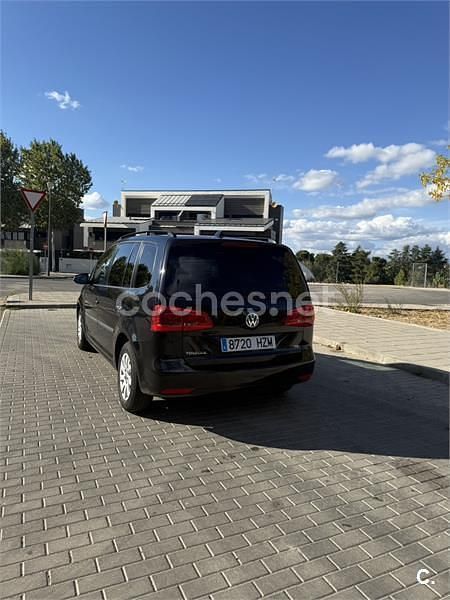 Usado VW Touran Advance 105 CV (77 kW) 2014 Negro Monovolumen