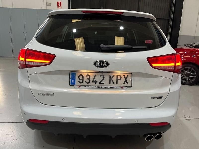 Usado Kia Ceed Sportswagon GT-Line 136 CV (100 kW) 2018 Blanco Familiar