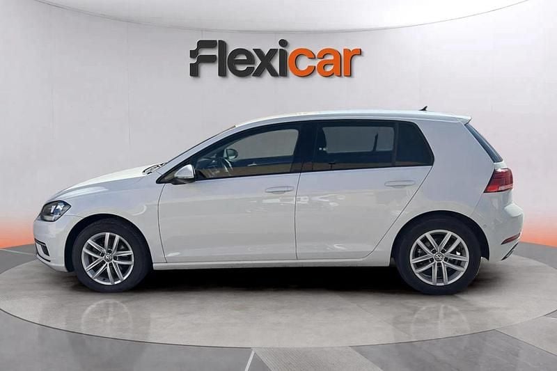 Usado VW Golf VII Advance 125 CV (91 kW) 2018 Blanco Berlina