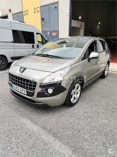 Beige Usado 2009 Peugeot 3008 Premium Berlina | 6500 € (Un poco caro) - Imagen 1/4