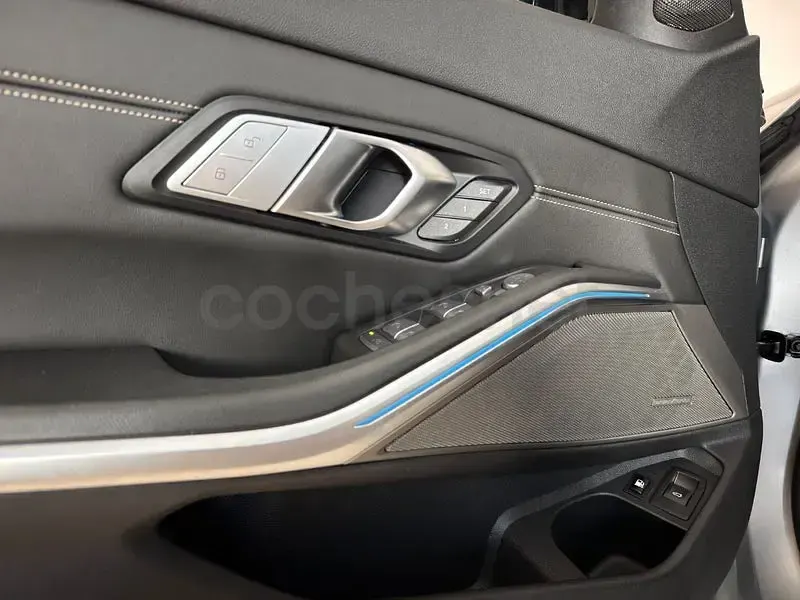 Usado BMW 330e Comfort Edition 292 CV (214 kW) 2023 Gris / plata Familiar