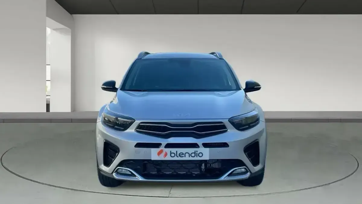 Käytetty Kia Stonic GT-Line 100 HP (73 kW) 2024 Hopea Katumaasturi