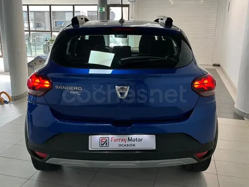 Usado Dacia Sandero Comfort 91 CV (66 kW) 2021 Azul Berlina