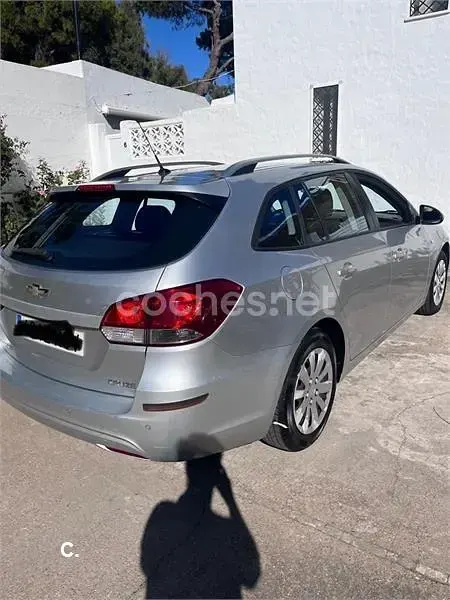 Usado Chevrolet Cruze LT 130 CV (95 kW) 2013 Gris / plata Familiar