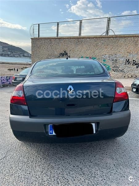 Usado Renault Mégane II Authentique 100 CV (73 kW) 2005 Azul Berlina