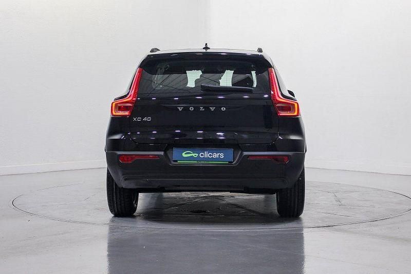 Usado Volvo XC40 Momentum 129 CV (94 kW) 2020 Negro SUV