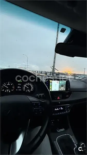 Usado Hyundai i30 136 CV (100 kW) 2019 Blanco Berlina