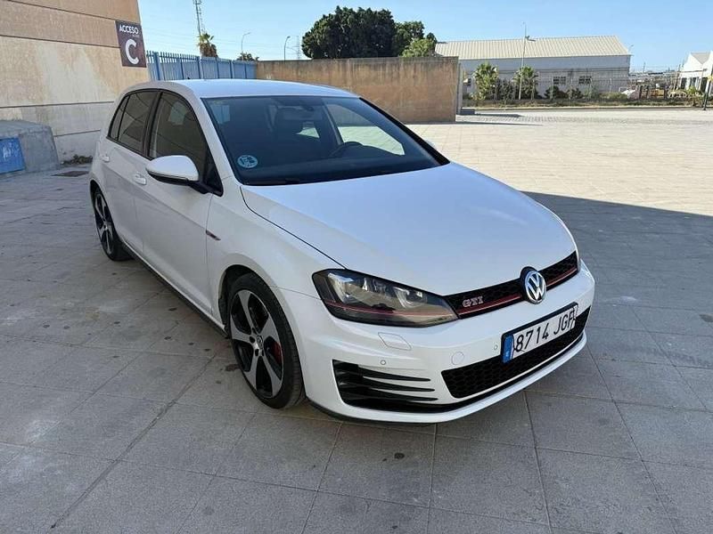 Usado VW Golf VII GTI 230 CV (169 kW) 2015 Blanco Utilitario