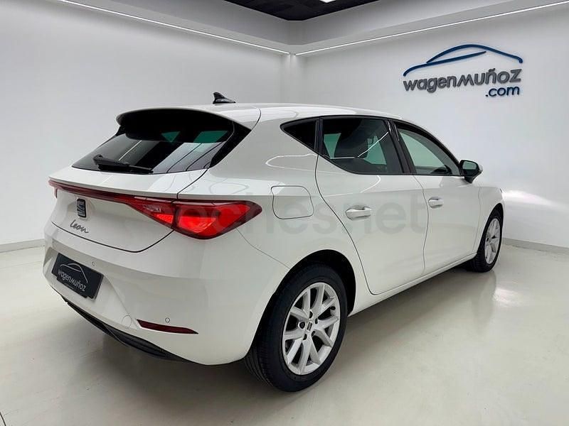 Usado Seat Leon Style 115 CV (84 kW) 2021 Blanco Berlina