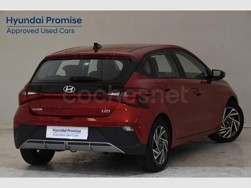 Usado Hyundai i20 100 CV (73 kW) 2025 Rojo Berlina