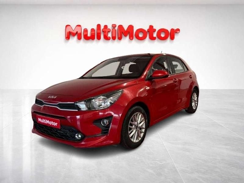Usado Kia Rio 83 CV (61 kW) 2022 Rojo Berlina