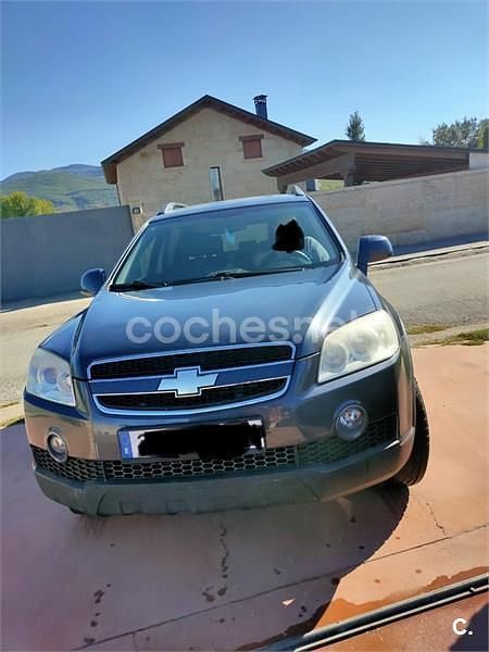 Usado Chevrolet Captiva LT 150 CV (110 kW) 2007 Gris / plata SUV