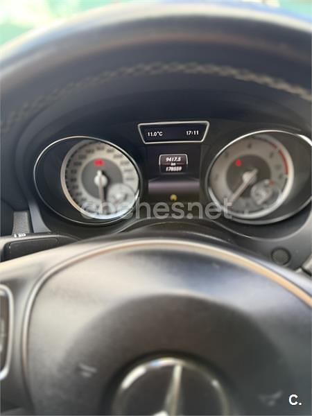 Usado Mercedes CLA200 Urban 136 CV (100 kW) 2015 Rojo Berlina