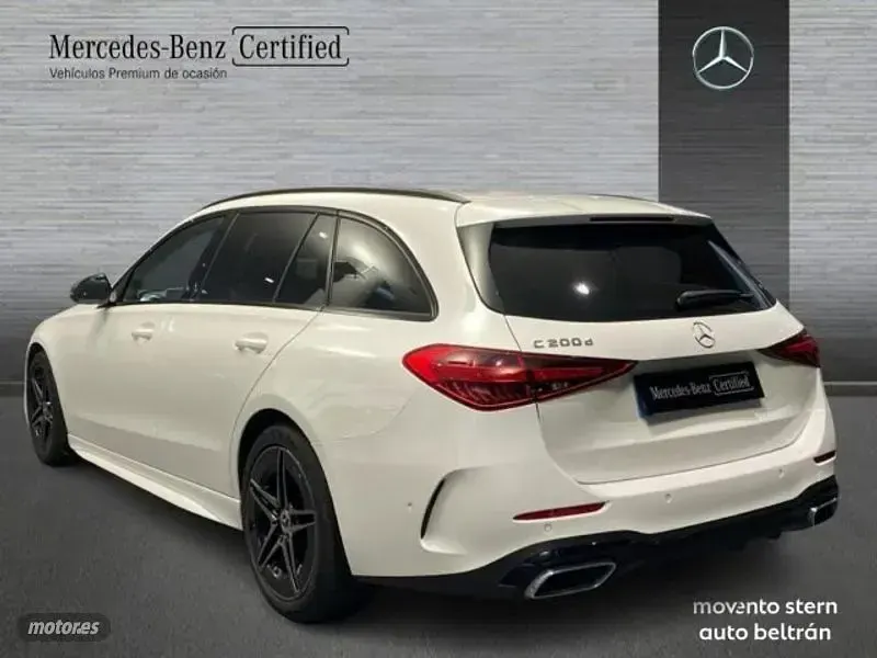 Usado Mercedes C200 AMG line 163 CV (119 kW) 2022 Blanco Familiar