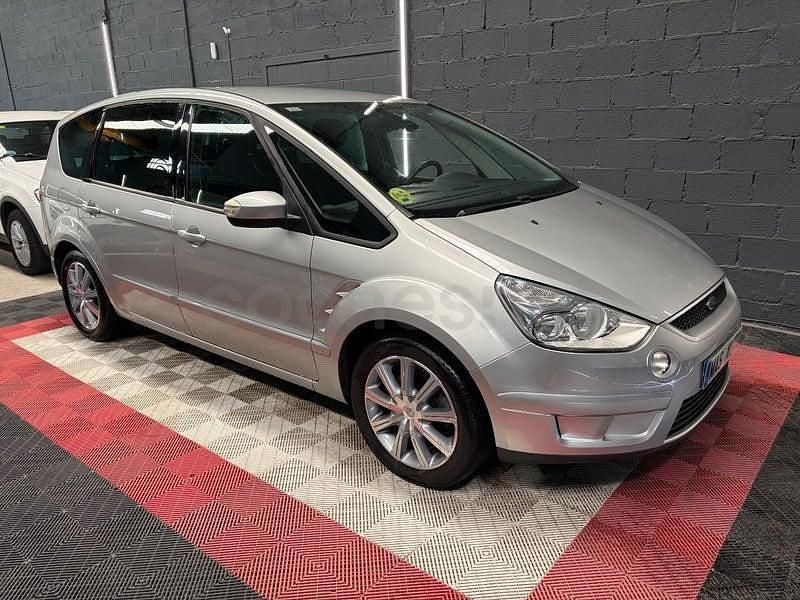Usado Ford S-MAX Trend 140 CV (102 kW) 2007 Gris / plata Monovolumen