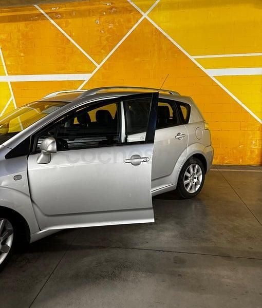 Usado Toyota Corolla Verso Sol 136 CV (100 kW) 2006 Gris / plata Monovolumen