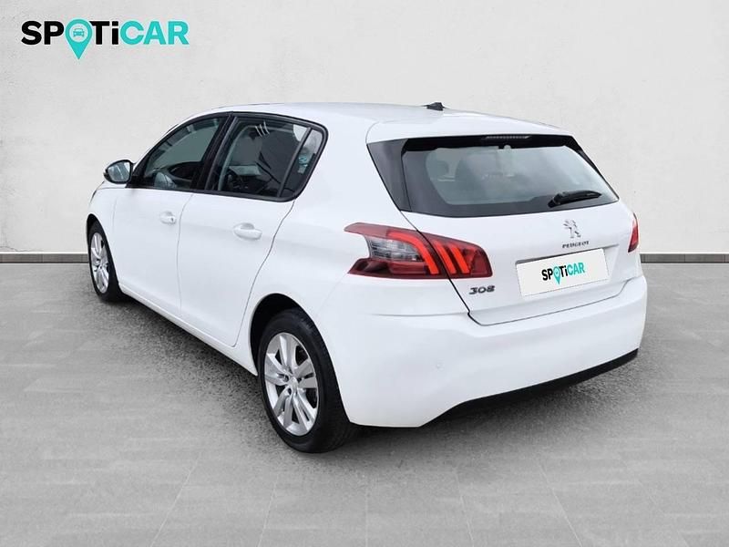Usado Peugeot 308 Active 100 CV (73 kW) 2020 Blanco Berlina