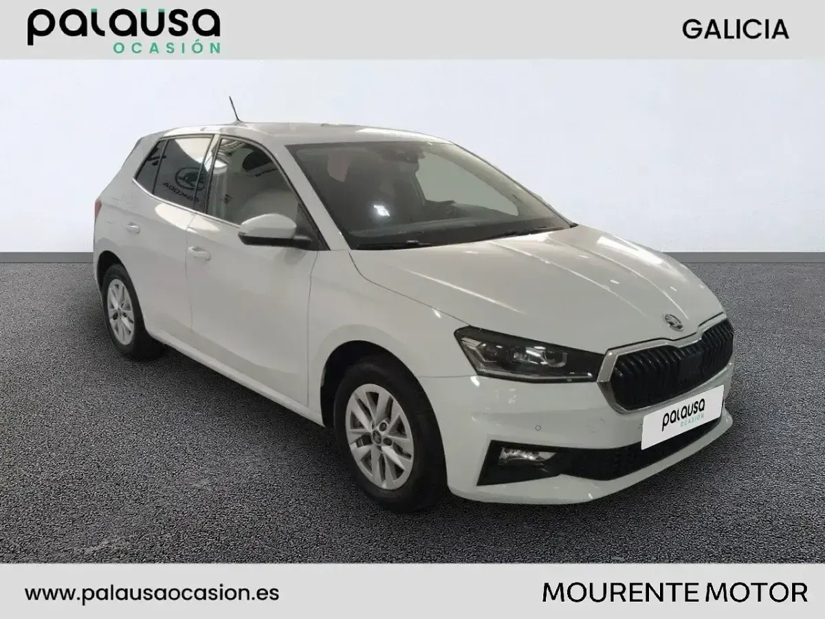 Usado Skoda Fabia Selection 95 CV (69 kW) 2025 Blanco Utilitario