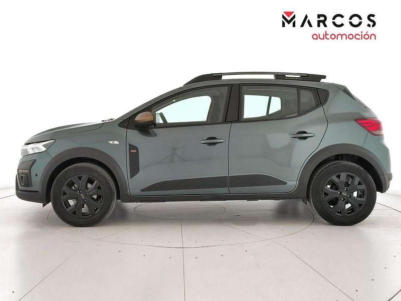 Usado Dacia Sandero Extreme 101 CV (74 kW) 2025 Verde Berlina