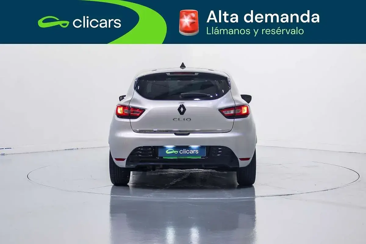 Usado Renault Clio LIMITED 90 CV (66 kW) 2019 Plateado Utilitario