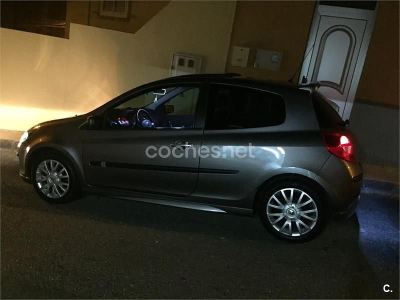 Gris / plata Usado 2009 Renault Clio II Berlina | 6200 € (Caro) - Imagen 1/4