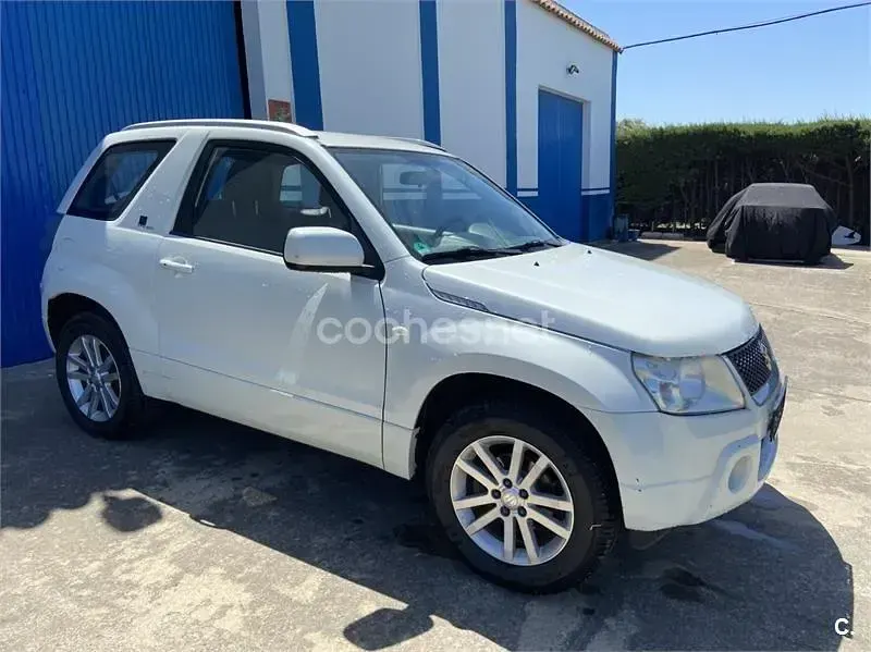 Usado Suzuki Grand Vitara 106 CV (77 kW) 2008 Blanco SUV