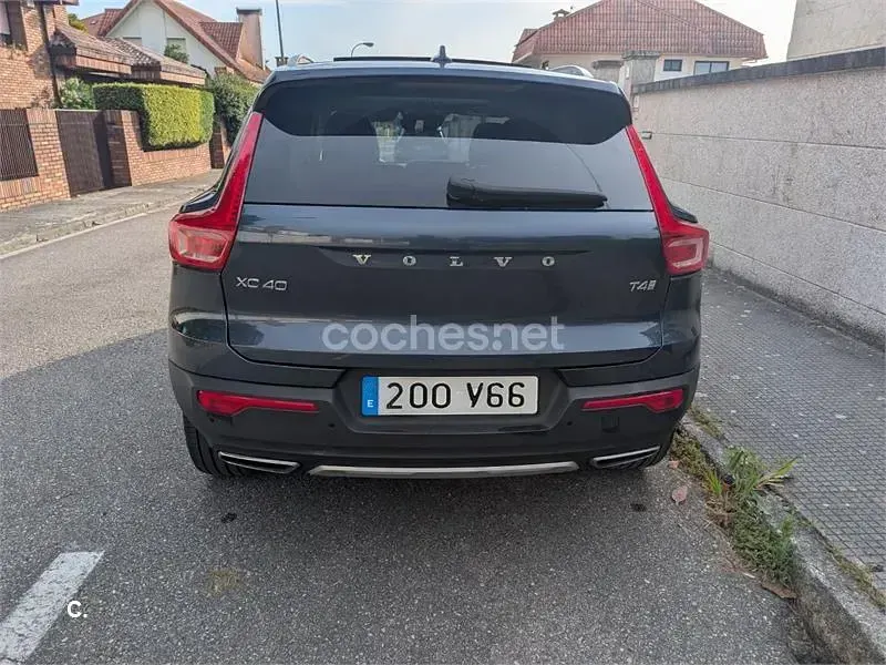 Usado Volvo XC40 190 CV (139 kW) 2019 Azul SUV