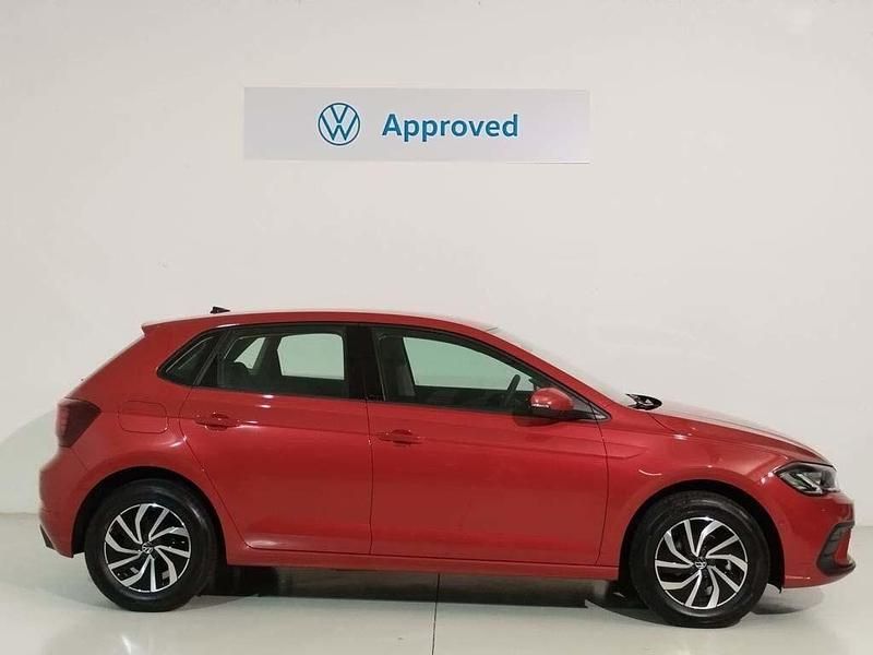Usado VW Polo Life 95 CV (69 kW) 2023 Rojo Utilitario