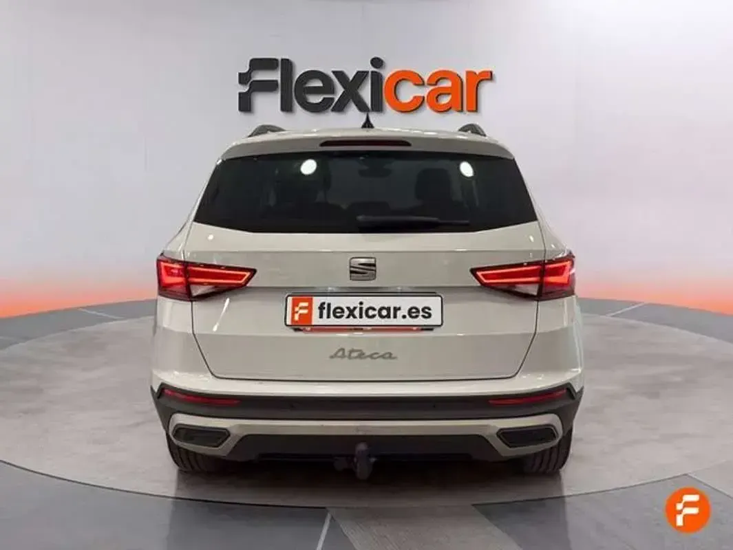 Usado Seat Ateca 150 CV (110 kW) 2023 Blanco SUV